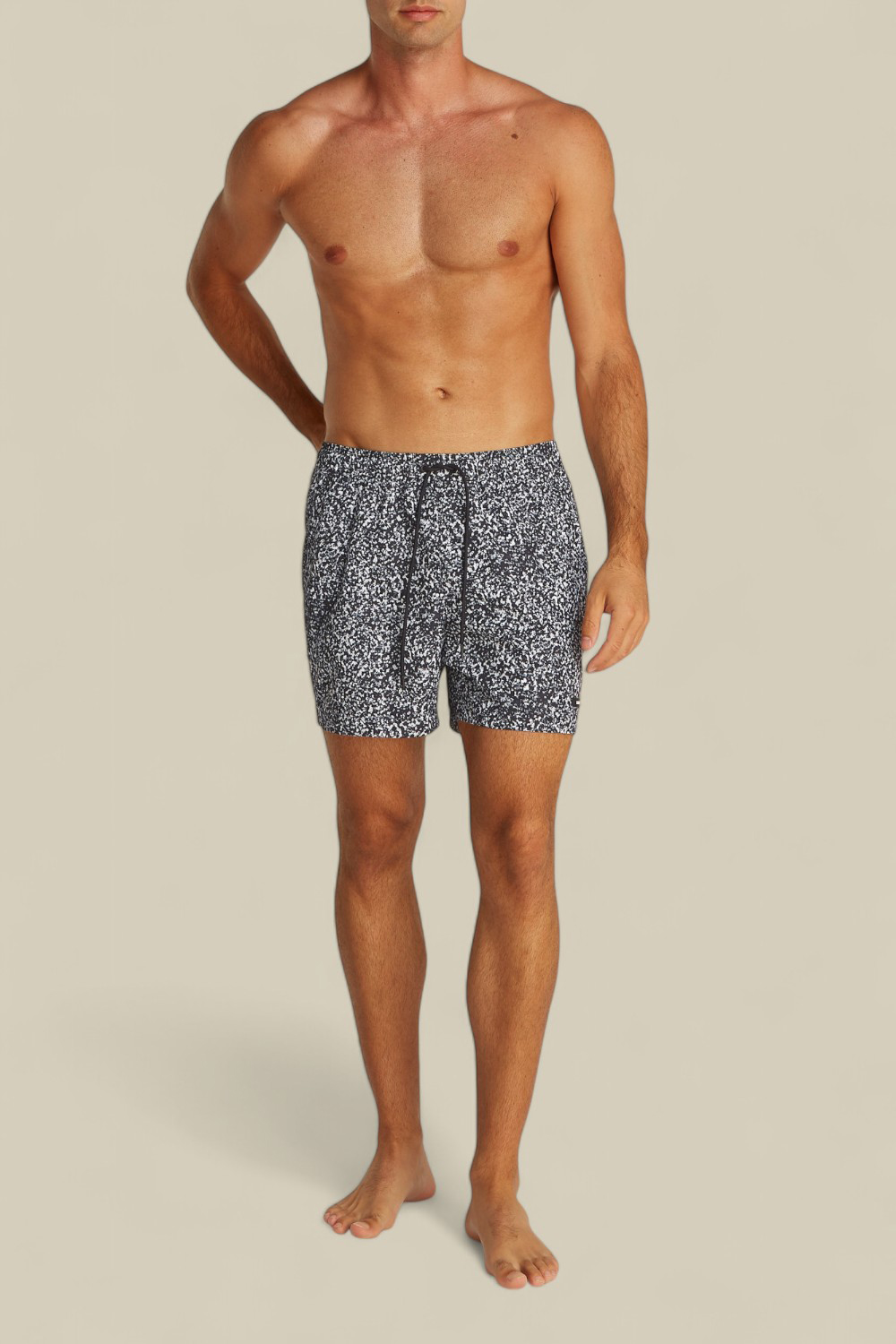 תמונת כל הלוק של מכנסי בגד ים CALVIN KLEIN